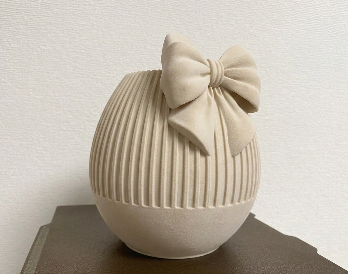 Elegant Egg Vase with Decorative Bow – 3D Printed Design (#35)
